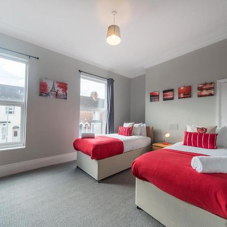 3 Bedroom Saks - 2 Living Area House In Newland Ave Hull Kingston upon Hull ภายนอก รูปภาพ