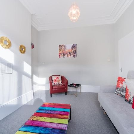 3 Bedroom Saks - 2 Living Area House In Newland Ave Hull Kingston upon Hull ภายนอก รูปภาพ
