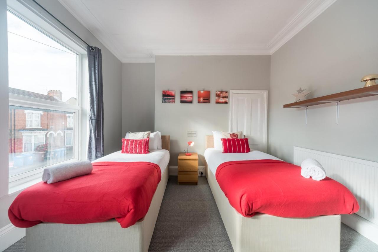 3 Bedroom Saks - 2 Living Area House In Newland Ave Hull Kingston upon Hull ภายนอก รูปภาพ