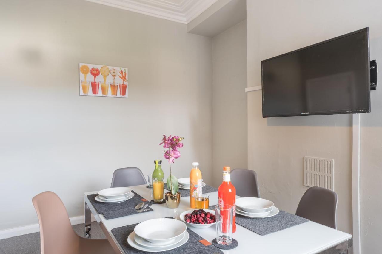 3 Bedroom Saks - 2 Living Area House In Newland Ave Hull Kingston upon Hull ภายนอก รูปภาพ