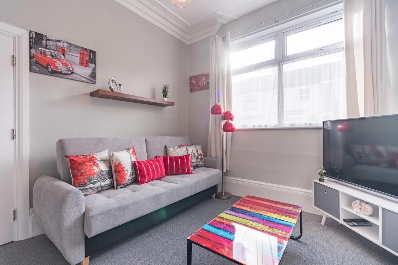 3 Bedroom Saks - 2 Living Area House In Newland Ave Hull Kingston upon Hull ภายนอก รูปภาพ