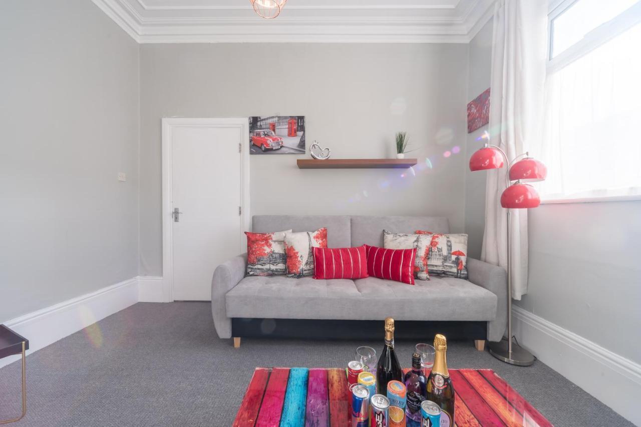 3 Bedroom Saks - 2 Living Area House In Newland Ave Hull Kingston upon Hull ภายนอก รูปภาพ